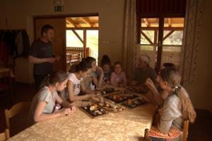 Učenci kuhali v hotelski kuhinji 3